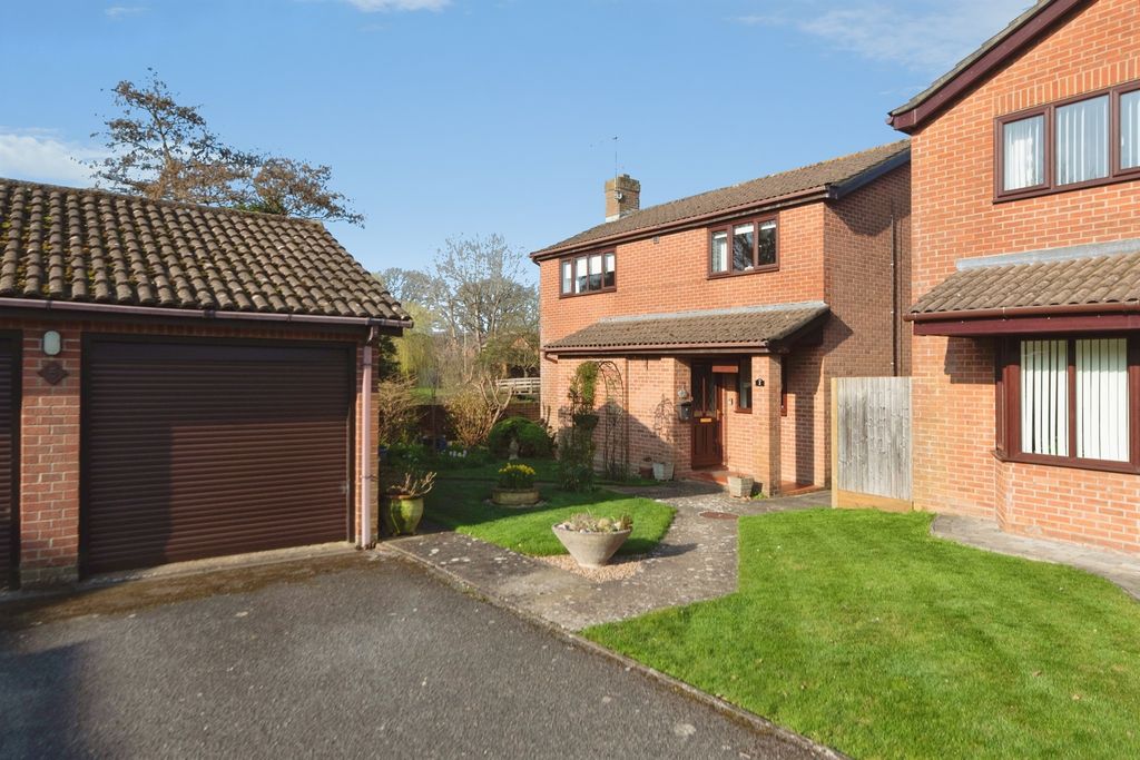 Property photo 1 of 20