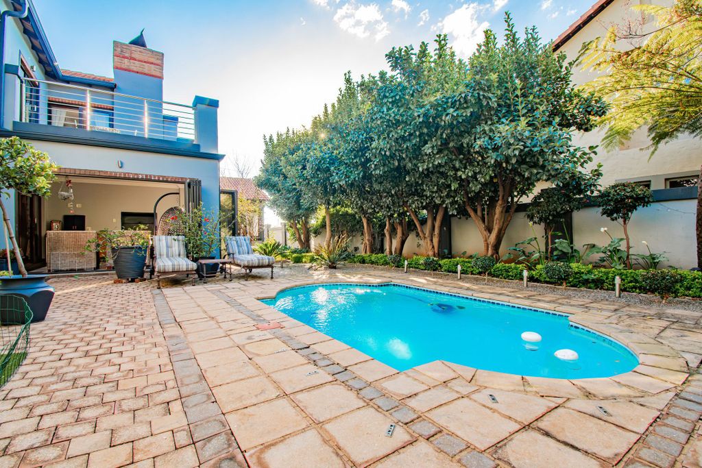 Property photo 1 of 89