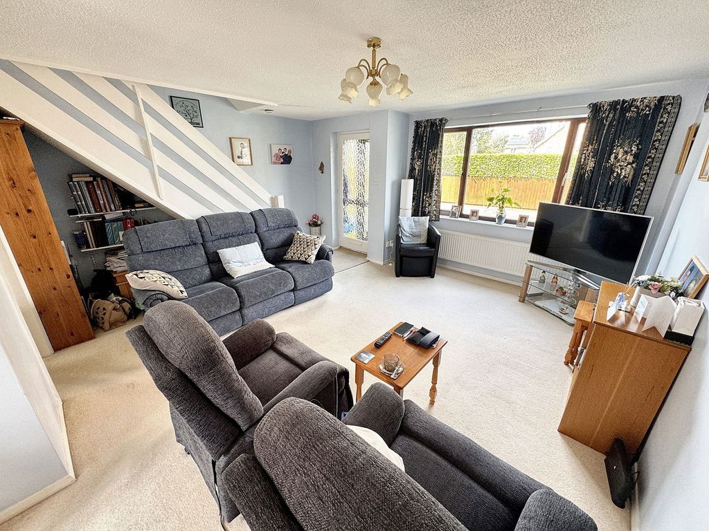 Property photo 2 of 21