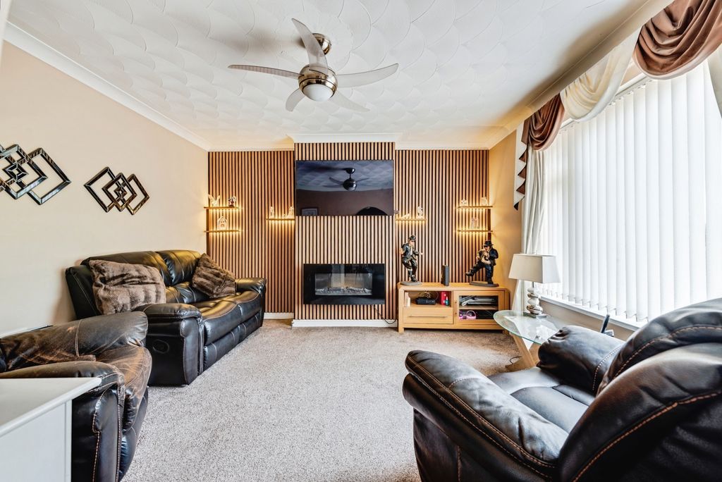 Property photo 2 of 14 Pbox-Img.Jpg