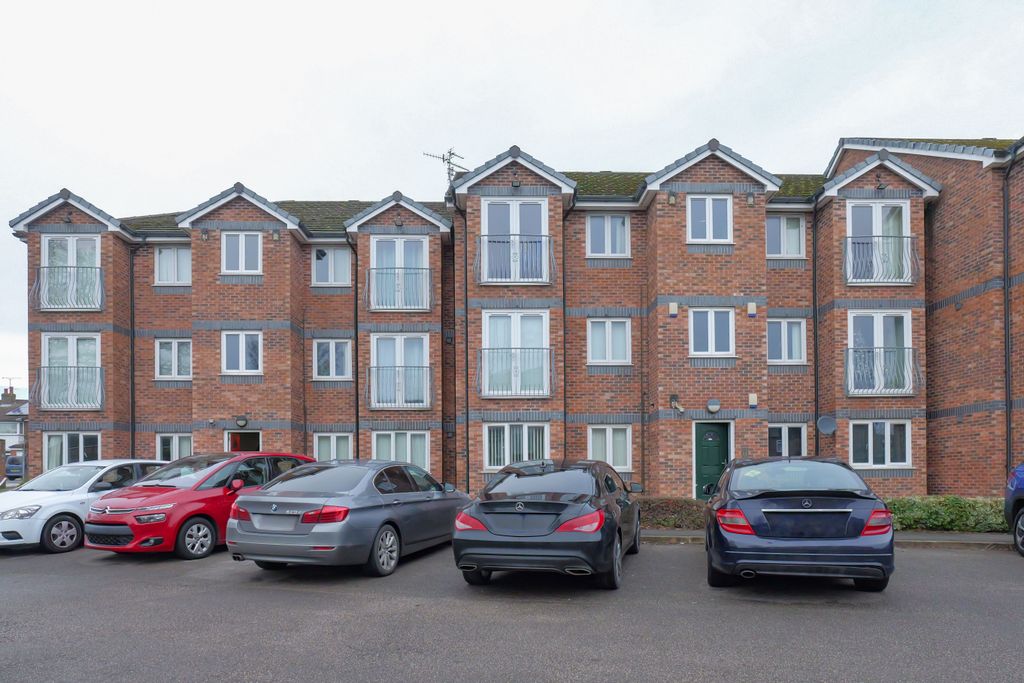 Property photo 1 of 24