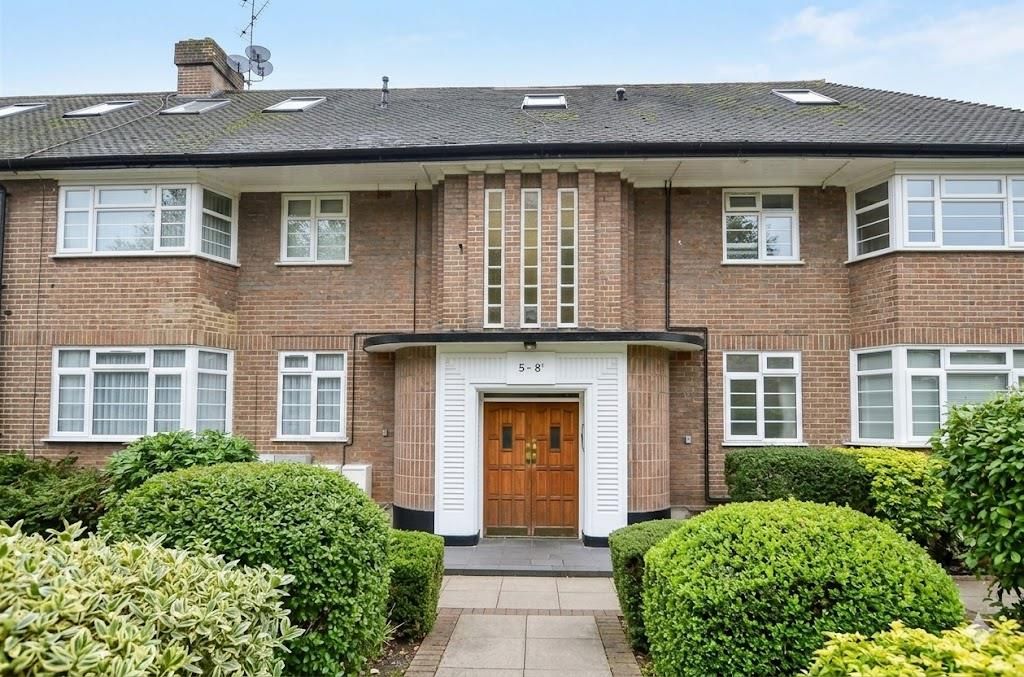 Property photo 1 of 9 Heronsgate New Photo.Jpg