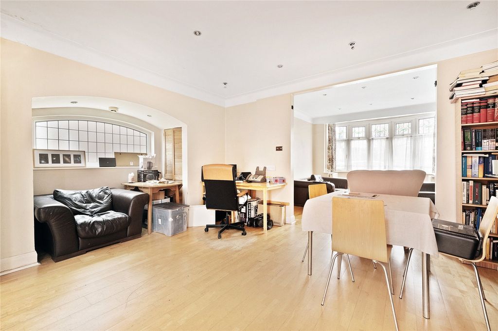 Property photo 3 of 20 Picture No. 06