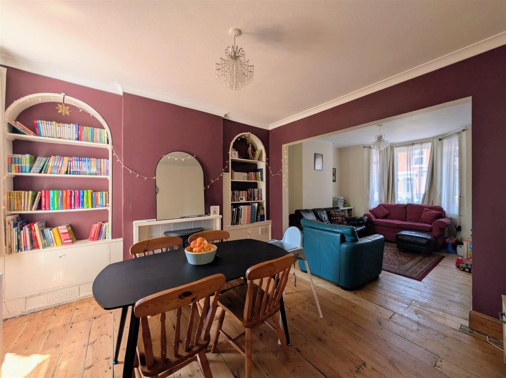 Property photo 2 of 16