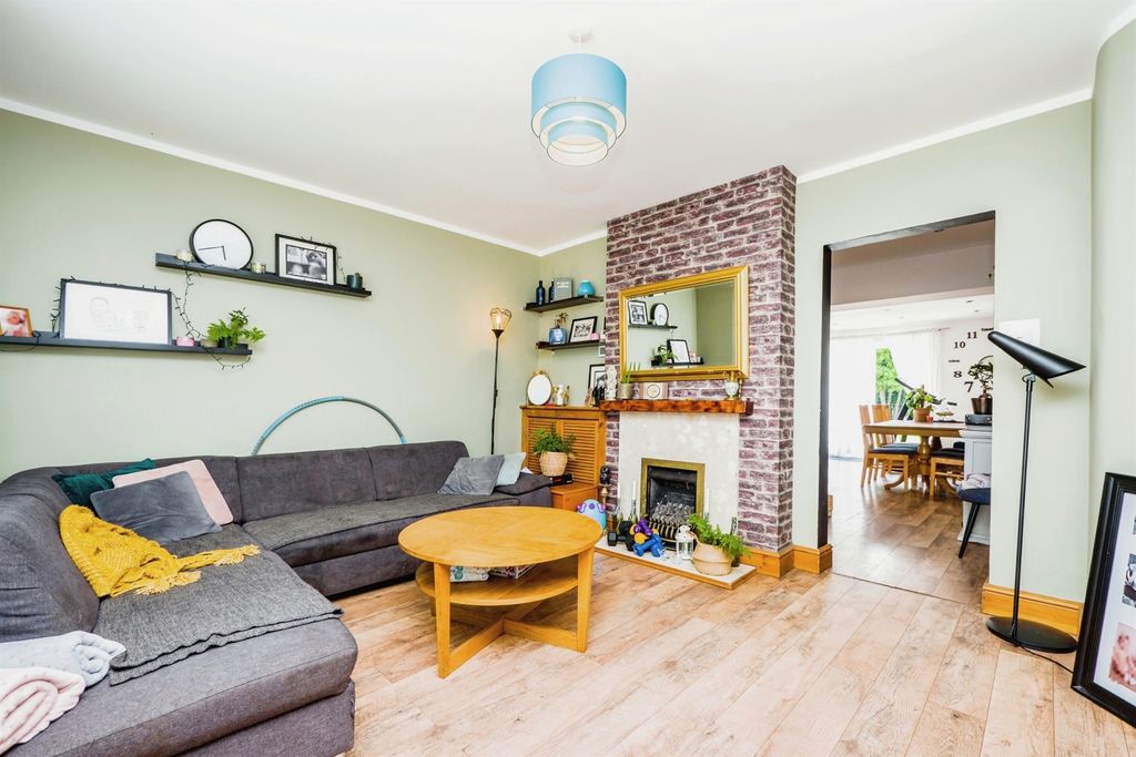 Property photo 2 of 17