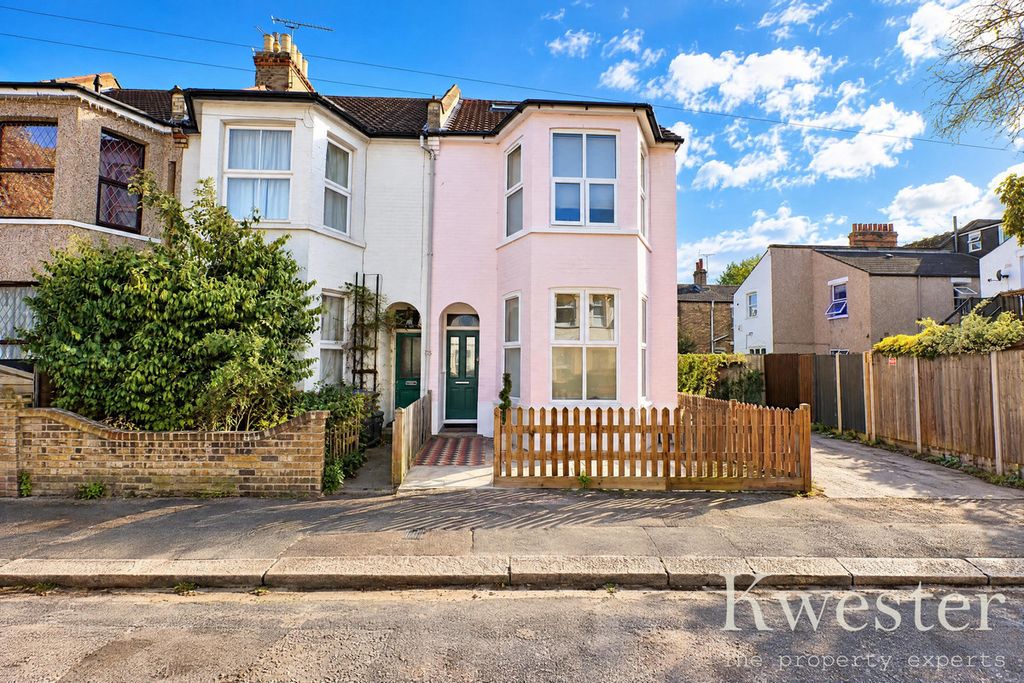 Property photo 2 of 13