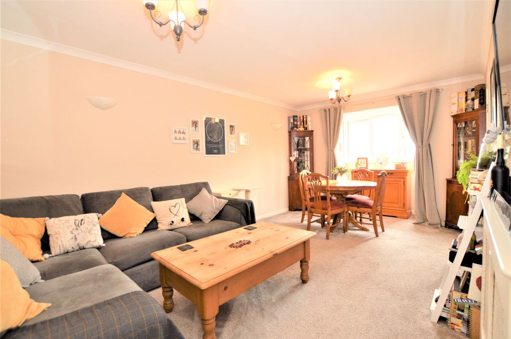 Property photo 2 of 13