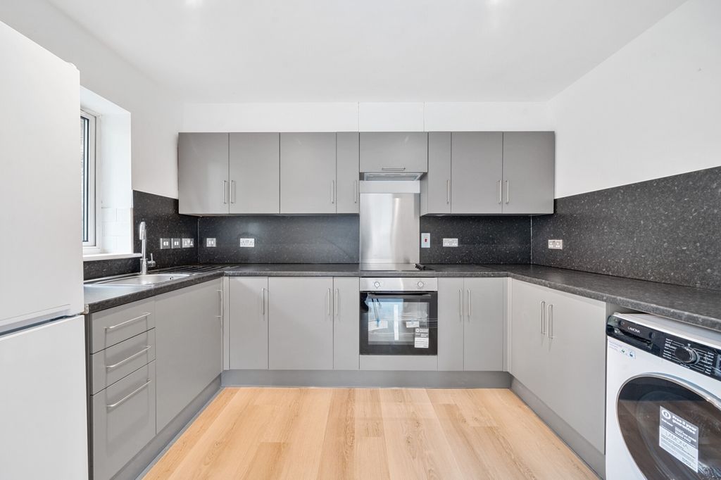 Property photo 1 of 16 Kitchen