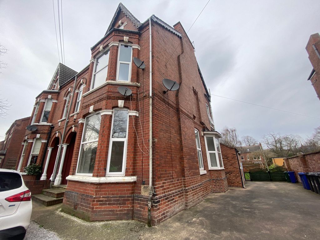 Property photo 1 of 9 Bedroom