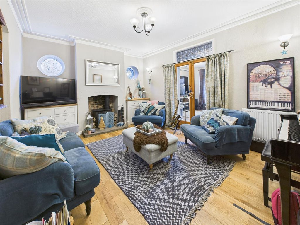 Property photo 3 of 31