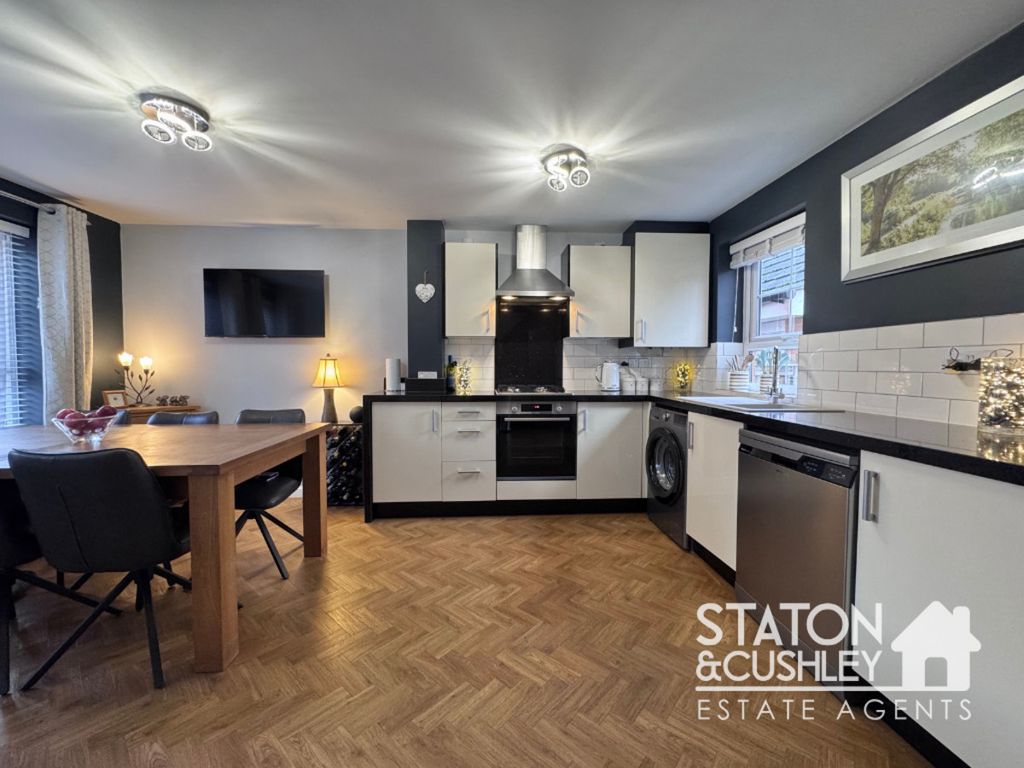 Property photo 2 of 33