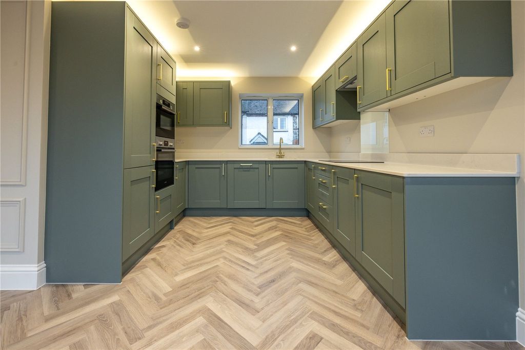 Property photo 3 of 18 Kitchen Diner