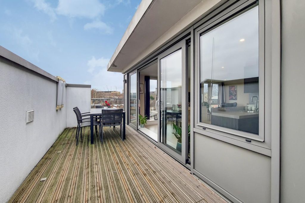 Property photo 3 of 8 4_Terrace-0.Jpg