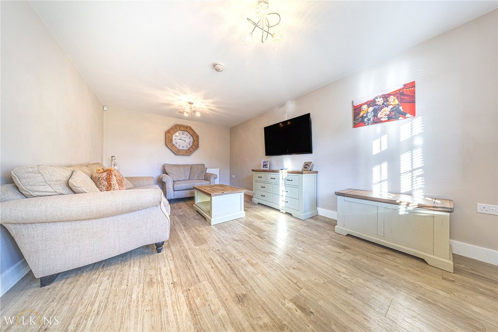 Property photo 2 of 48 Picture No. 02