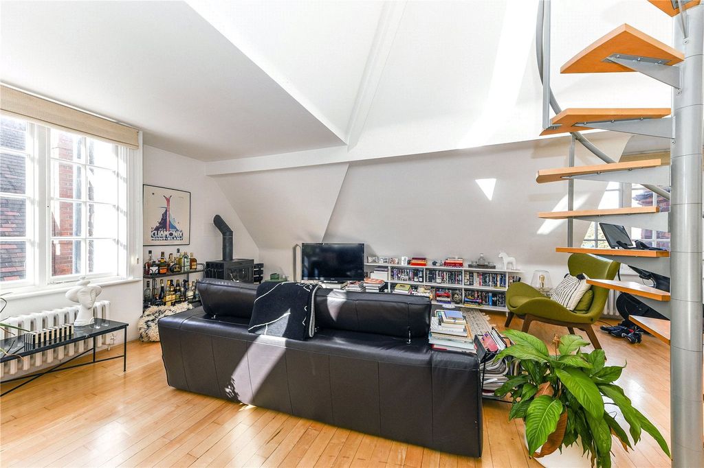 Property photo 2 of 9 Reception Room