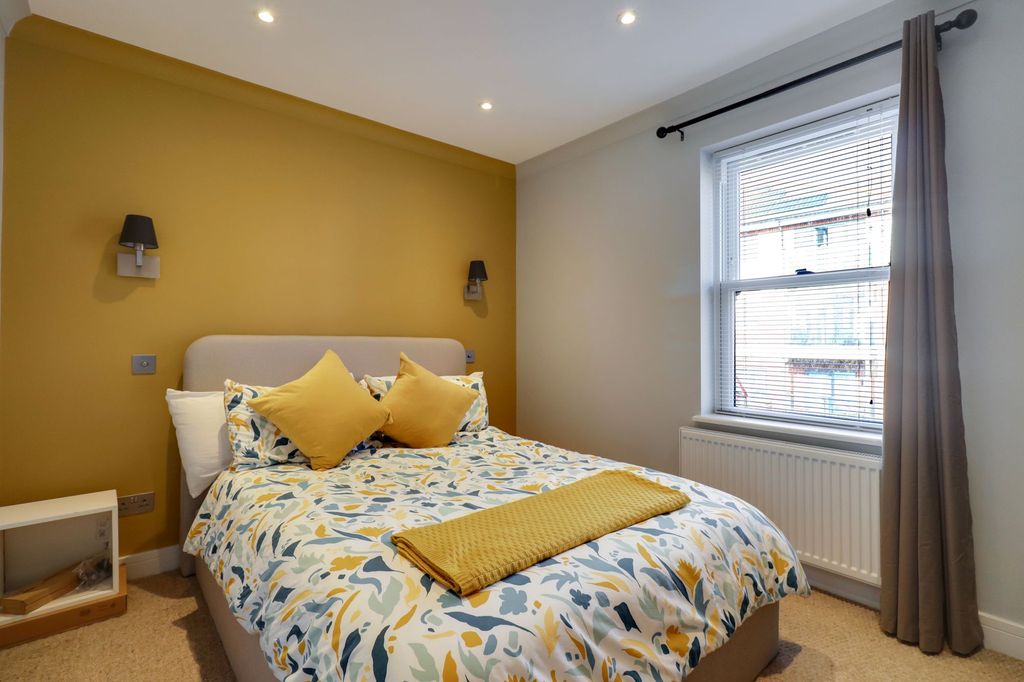 Additional image 9 of 2 bed flat for saleWalton Road, East Molesey KT8