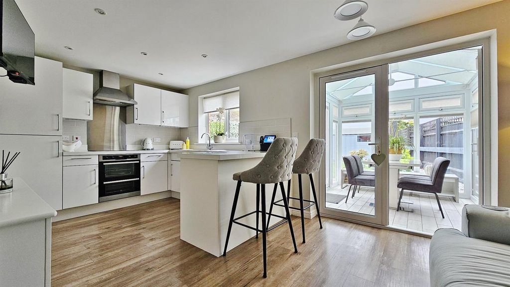 Property photo 2 of 23 Kitchen/Diner