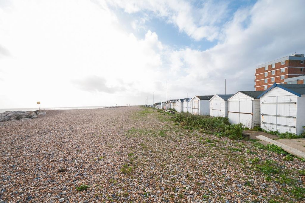 Property photo 2 of 19 Beach.Jpg