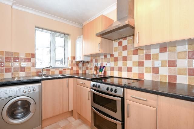 Property photo 2 of 10 Kitchen