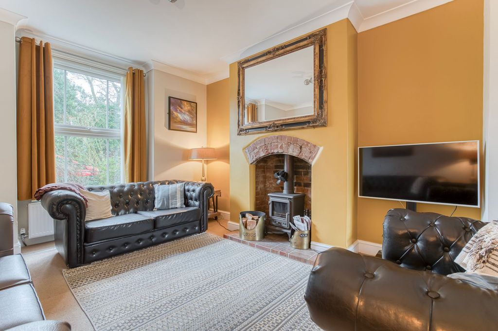 Property photo 2 of 20