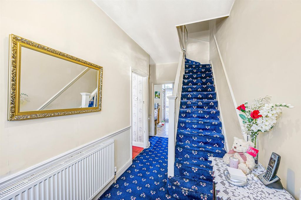Property photo 2 of 19