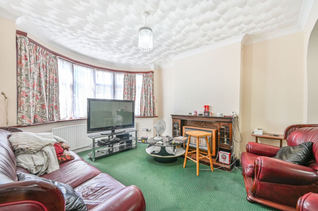 Property photo 2 of 21