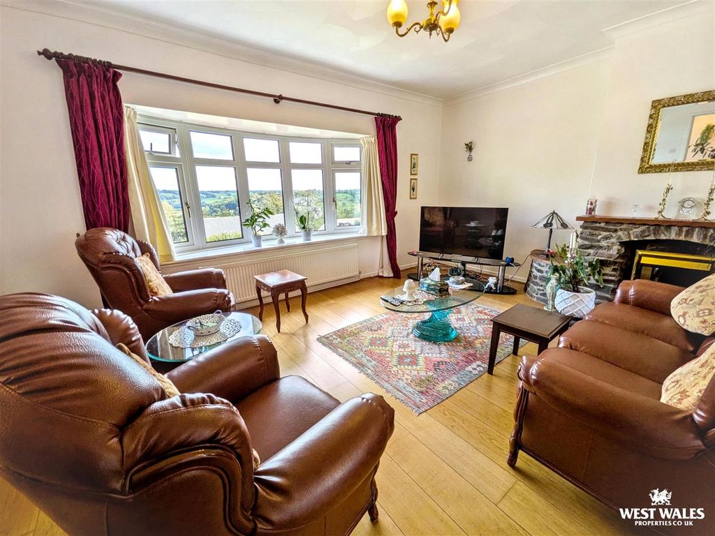 Property photo 3 of 26 20104.Jpg