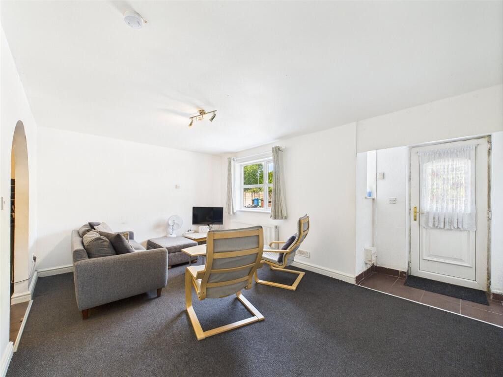 Property photo 3 of 8