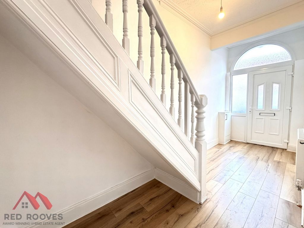 Property photo 3 of 23 Hallway