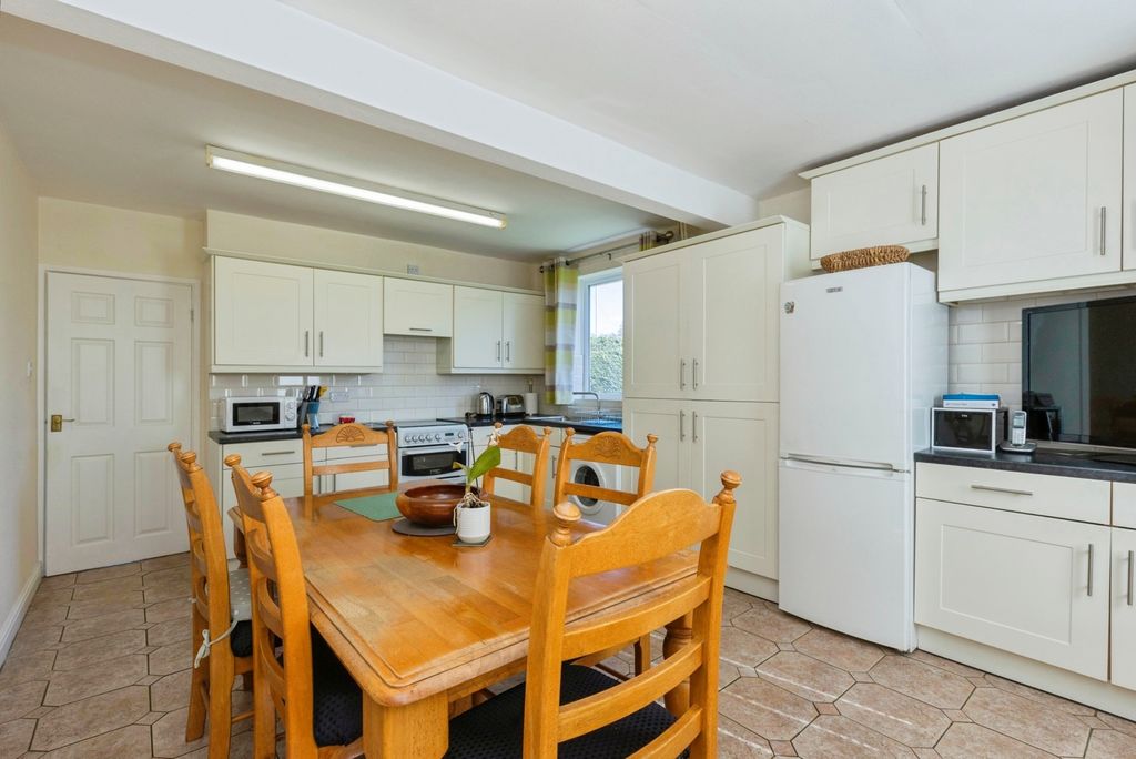 Property photo 3 of 18 Pbox-Img.Jpg