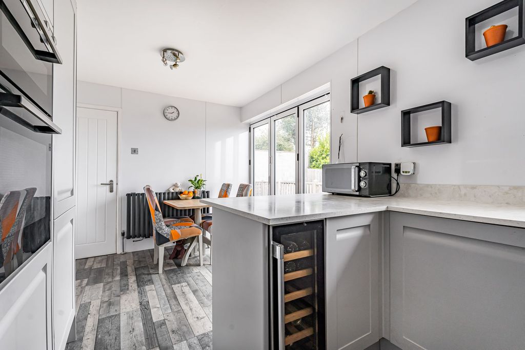 Property photo 3 of 21