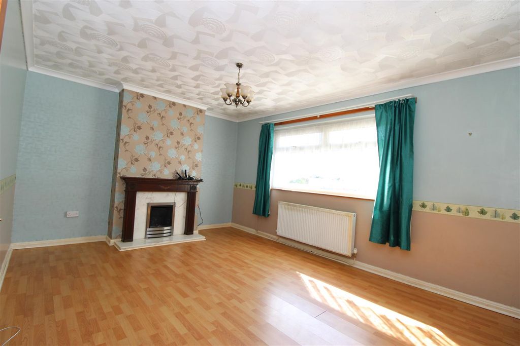 Property photo 3 of 23