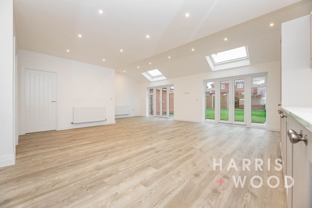 Property photo 3 of 42 4721723