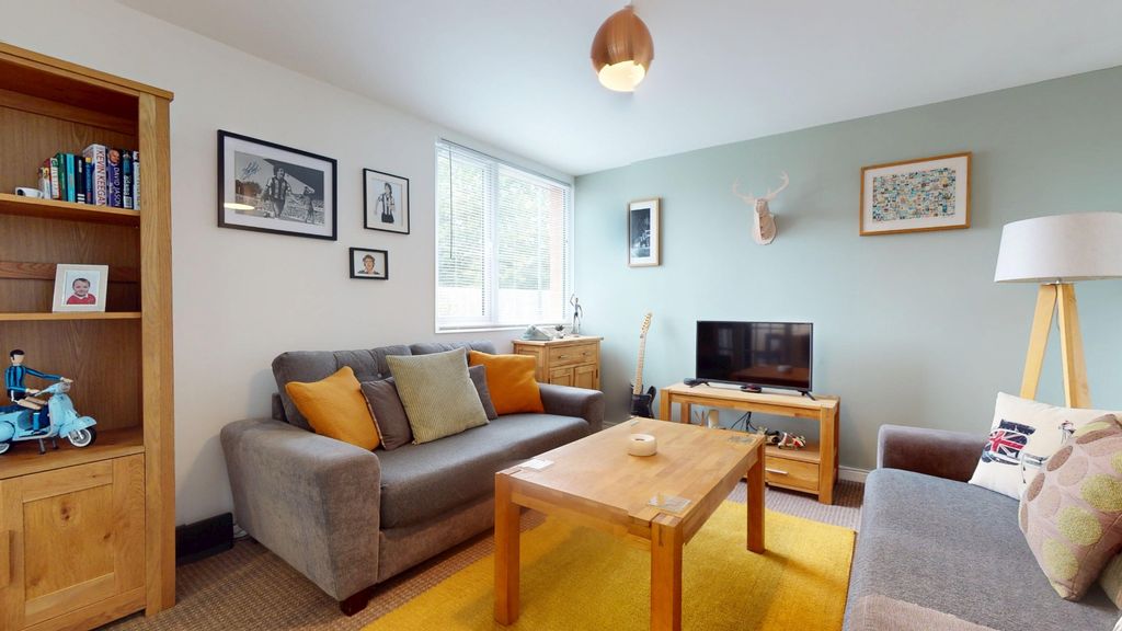 Property photo 3 of 18 4457943