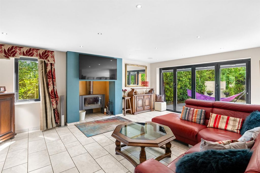 Property photo 3 of 41 Larchhouse-017.Jpg