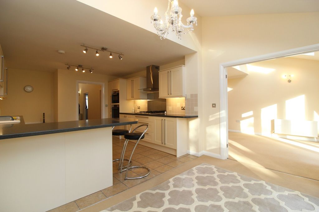 Property photo 2 of 19 Kitchen/Diner