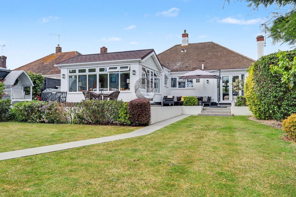 Property photo 1 of 25