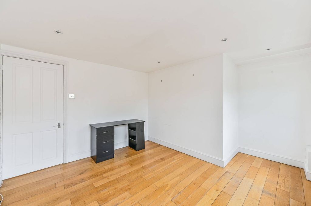 Property photo 3 of 9