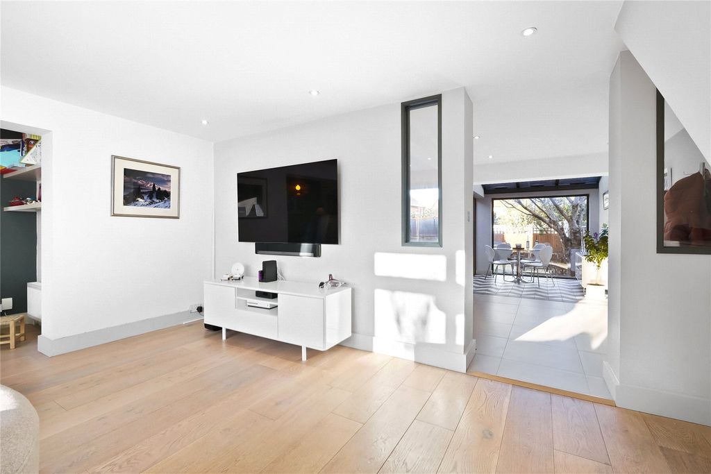 Property photo 2 of 17 Picture No. 07