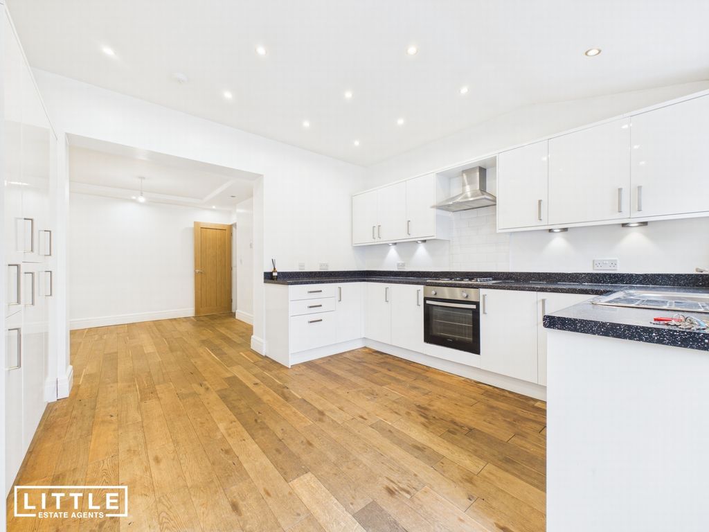 Property photo 3 of 19 Photo 15