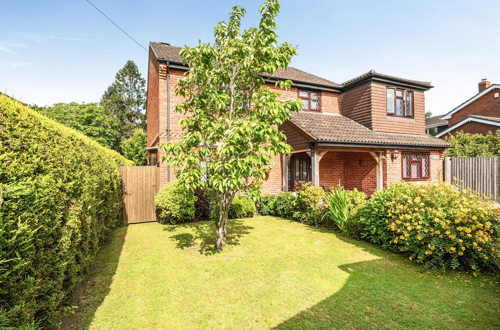 Property photo 2 of 13 1479439-13-6A310d...