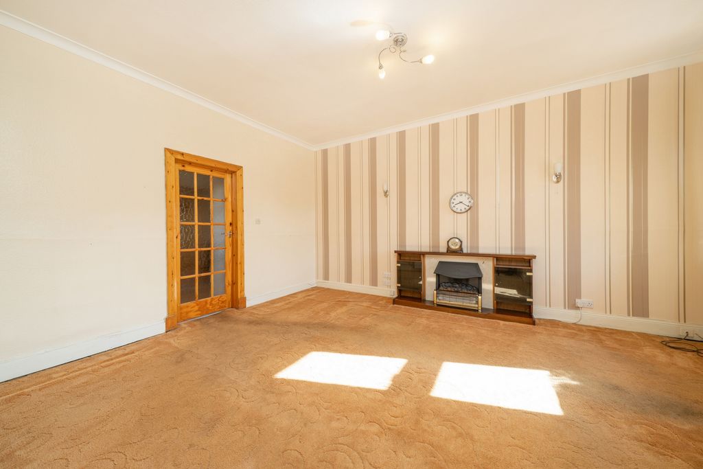 Property photo 3 of 21 Photo 11