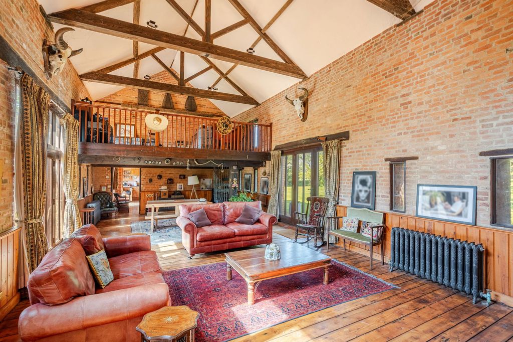 Property photo 2 of 13
