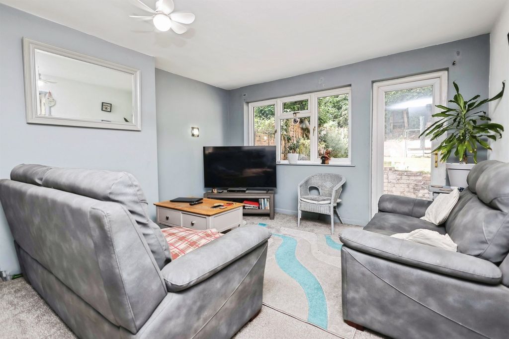 Property photo 3 of 17