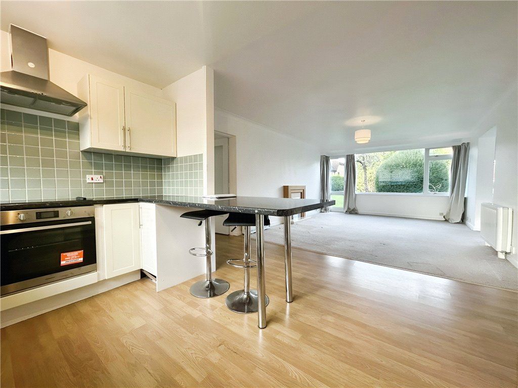 Property photo 2 of 10 Kitchen