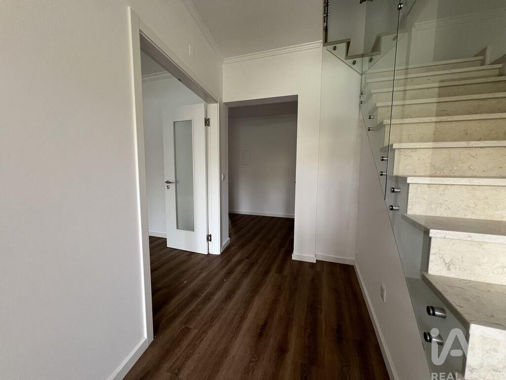 Property photo 3 of 40