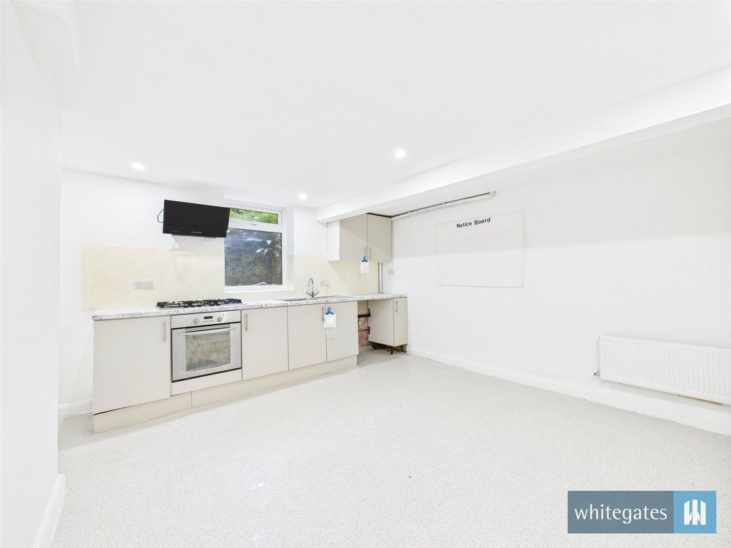 Property photo 3 of 18 Picture No. 04
