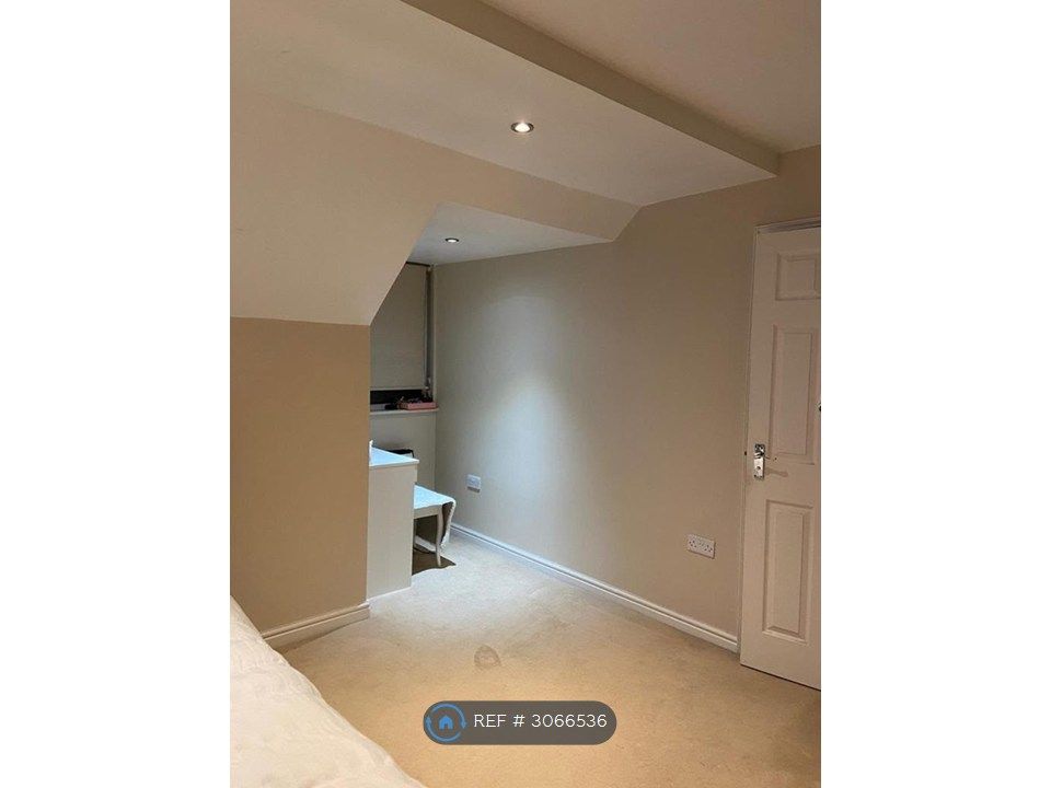 Property photo 2 of 18 Primary Bedroom