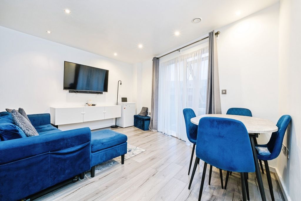 Property photo 2 of 18 Pbox-Img.Jpg