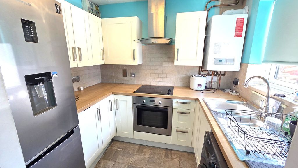 Property photo 2 of 16